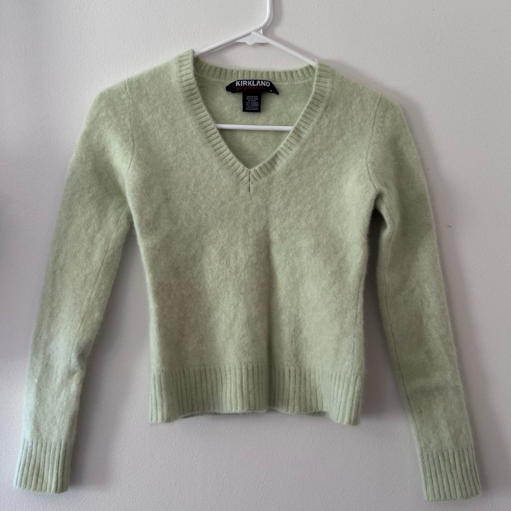 100% Cashmere Light Green Sweater
